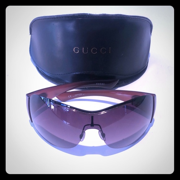 Gucci women’s shield sunglasses brown / pink